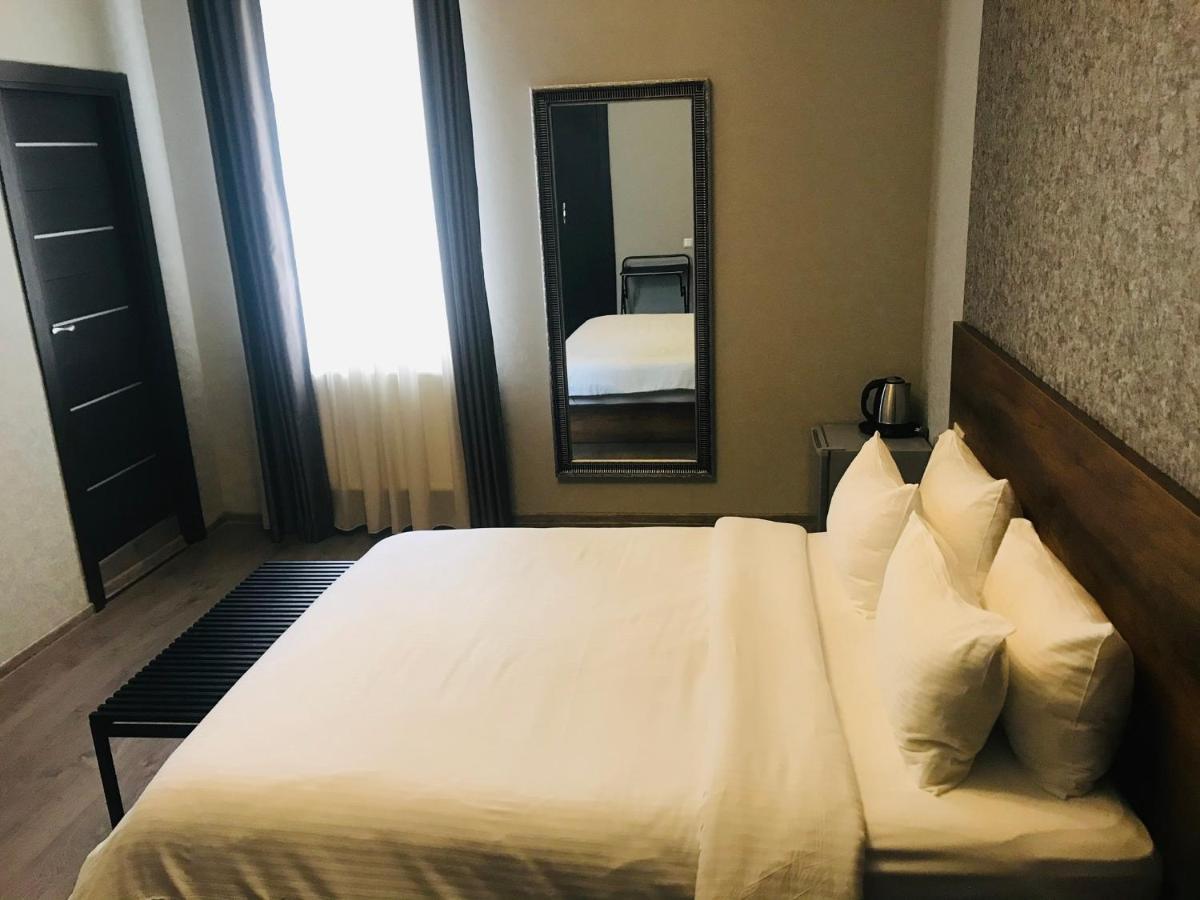 2Nd Floor Hotel Tbilisi Ngoại thất bức ảnh