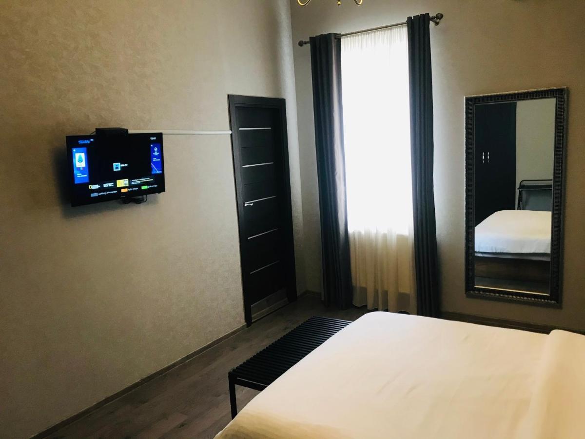 2Nd Floor Hotel Tbilisi Ngoại thất bức ảnh