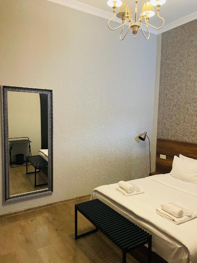 2Nd Floor Hotel Tbilisi Ngoại thất bức ảnh