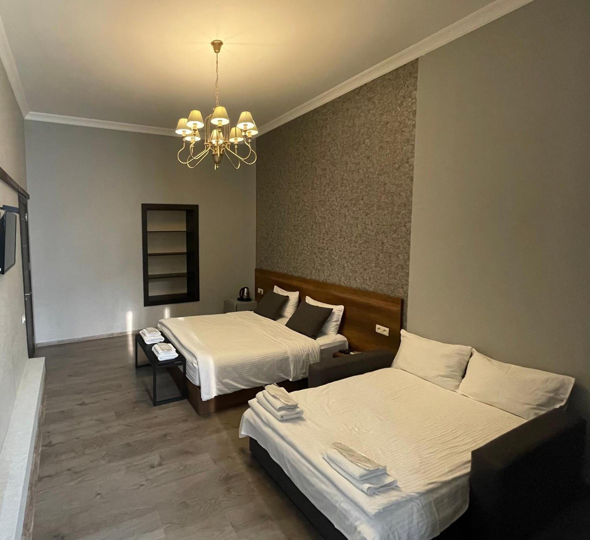 2Nd Floor Hotel Tbilisi Ngoại thất bức ảnh